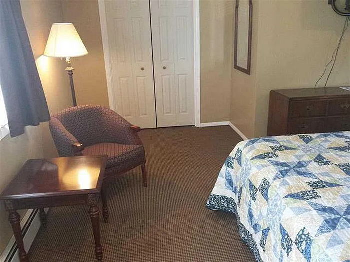 Lakes-N-Trails Motel (4Ks Motel) - Real Estate Listing (newer photo)